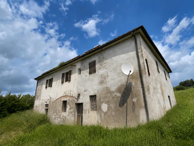 Locale Commerciale in vendita a Calenzano Secondo, San Miniato