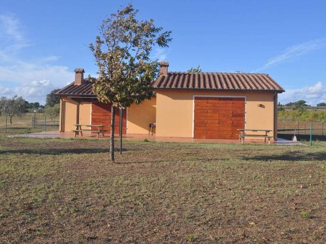 Rustico in vendita a Cecina, Livorno