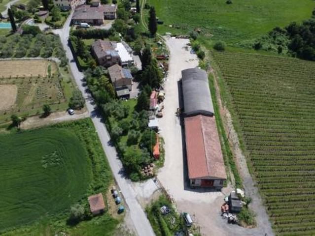 Locale Commerciale in vendita a Castelnuovo Berardenga, Toscana