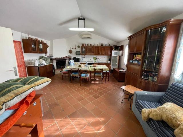 Rustico in vendita a Livorno, Toscana