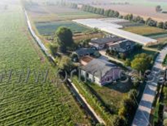 Rustico in vendita a Oppeano, Veneto