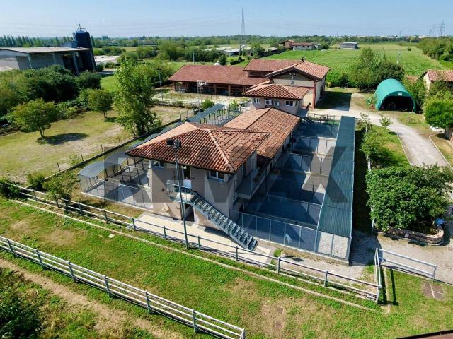 Rustico in vendita a Castegnato, Lombardia