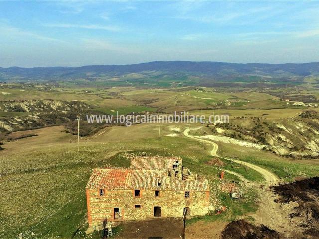 Rustico in vendita a Radicofani, Toscana