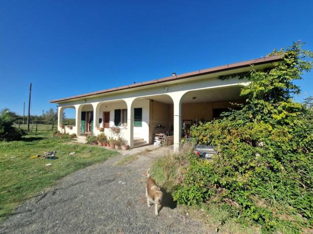 Rustico in vendita a Mazzanta, Cecina