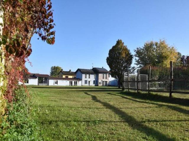 Rustico in vendita a Spessa, Lombardia