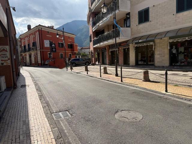 Locale Commerciale in affitto a Nocera Superiore, Campania