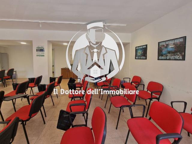 Locale Commerciale in affitto a VIII Circoscrizione, Palermo