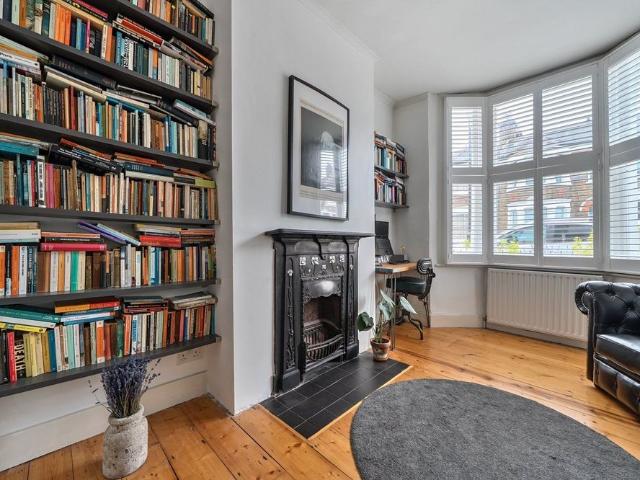 House for rent in East Greenwich, Cat Hill