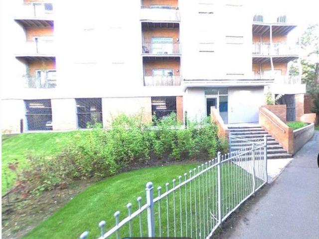 Apartment for rent in Brook Street, Bourne Vale