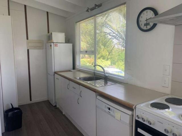 Apartment for rent in Paremoremo, Oroua County