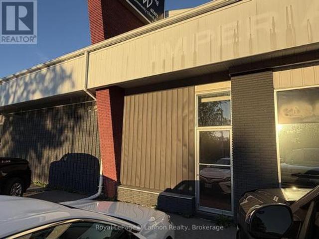 Commercial for rent in Thunder Bay, Ontario