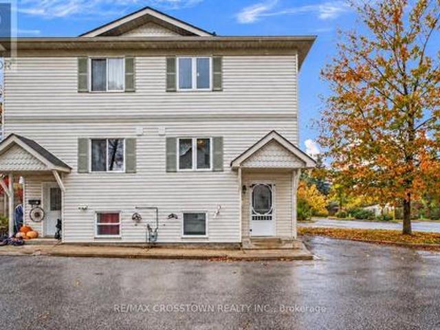Townhouse for sale in Barrie, Central Ontario