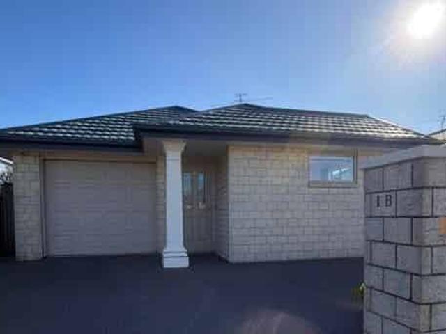 House for rent in Chaslands, Canterbury