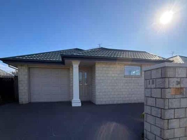 House for rent in Chaslands, Canterbury