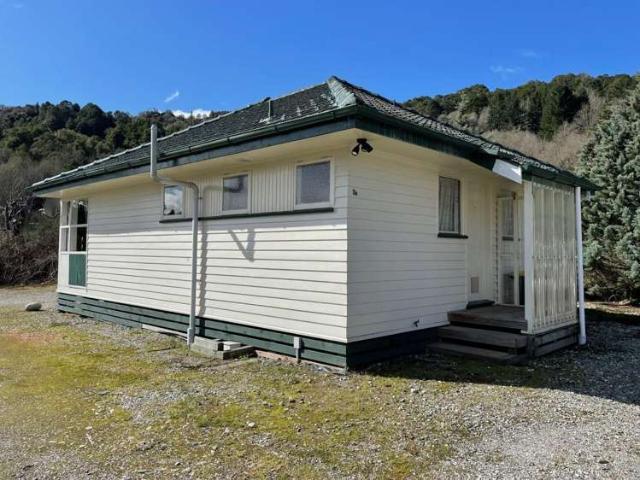 House for rent in West Coast