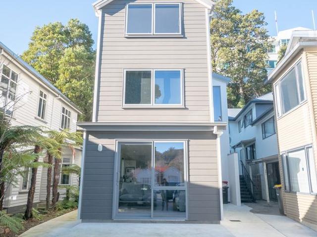 House for rent in Otakou
