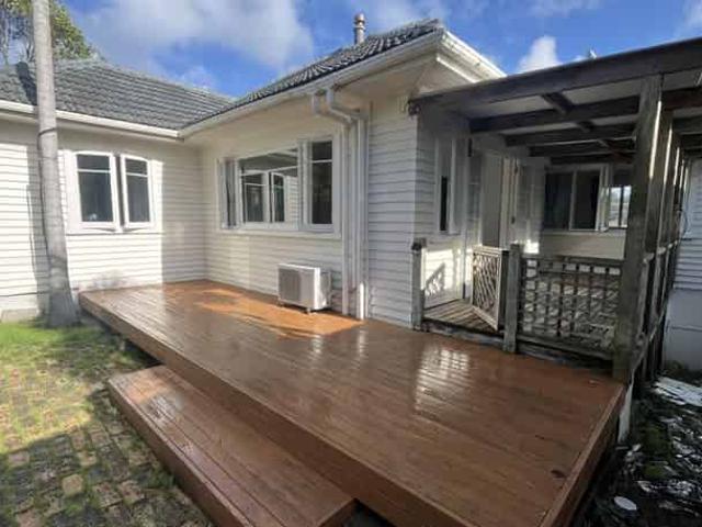 House for rent in Paremoremo, Oroua County