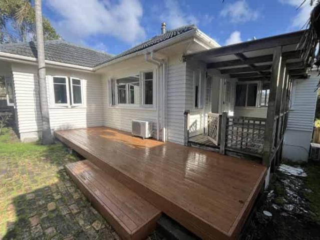 House for rent in Paremoremo, Oroua County