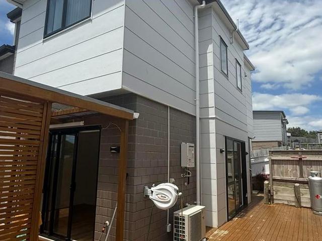 House for rent in Harbour View Heights, Papakura