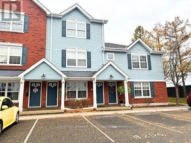 Townhouse for rent in Cobourg, Central Ontario
