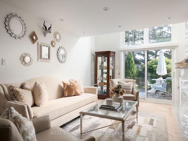 Condo for sale in Toronto, Golden Horseshoe