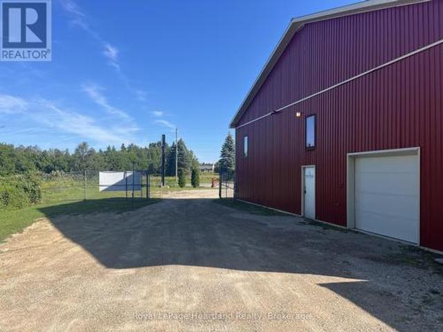 Commercial for rent in Grey, Ontario