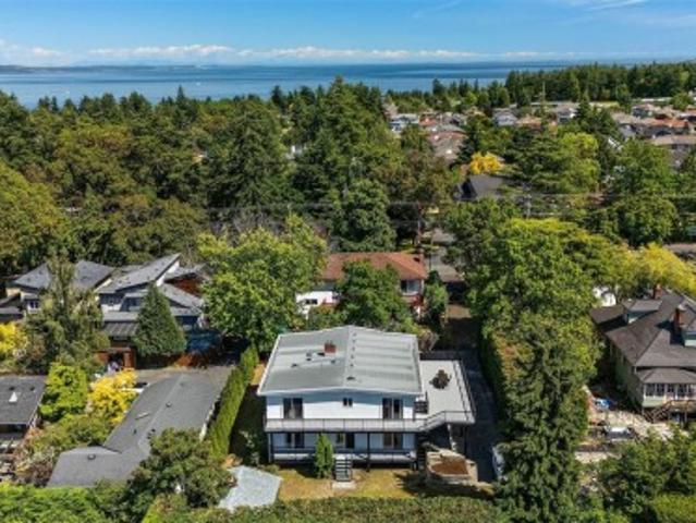 House for sale in Saanich, British Columbia