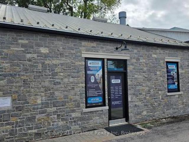 Commercial for rent in Fergus, Centre Wellington
