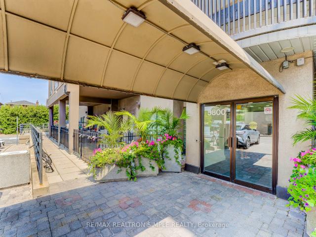 Condo for sale in Woburn, Ontario