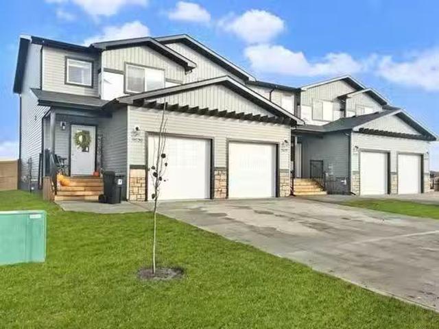House for rent in Woking, Alberta