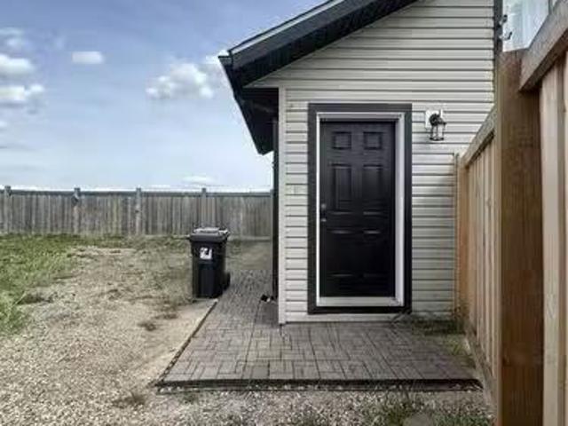 House for rent in Woking, Alberta