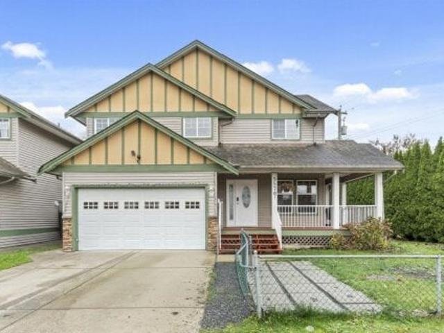 Duplex for sale in Chilliwack, British Columbia