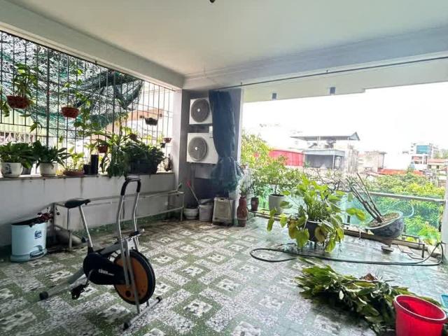 Nhà mặt phố bán