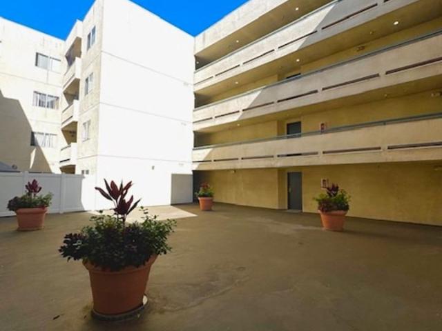 Apartment for rent in Westlake, Los Angeles