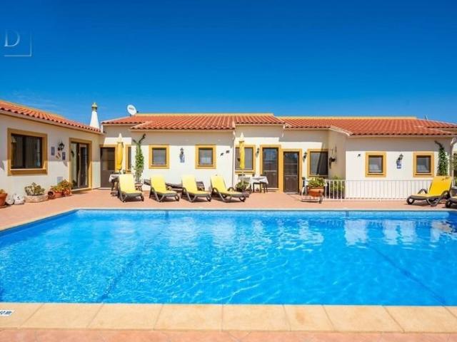 Loja venda em São Bartolomeu de Messines, Faro