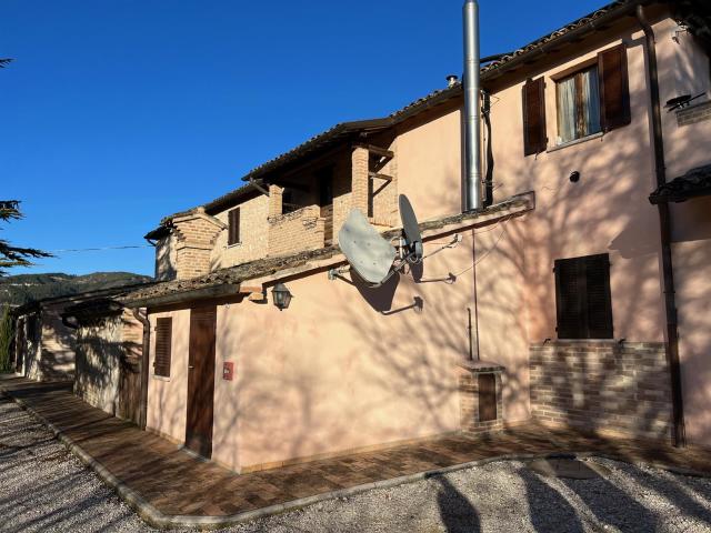Casa in vendita a Cappuccini, Marche