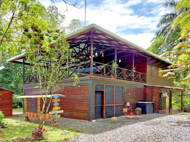 B&B Nestled In The Jungle Of Isla Colon Bocas Del Toro