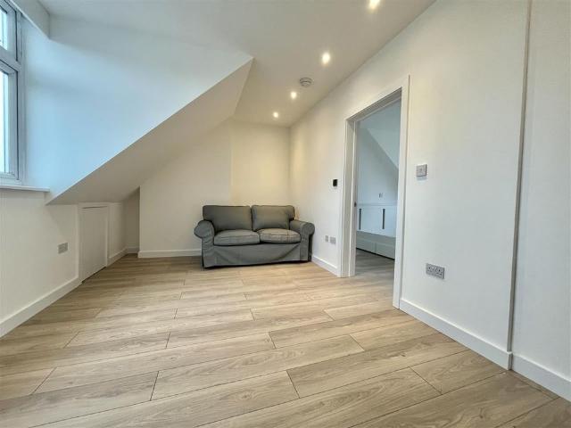 Apartment for rent in Lane, Greater London