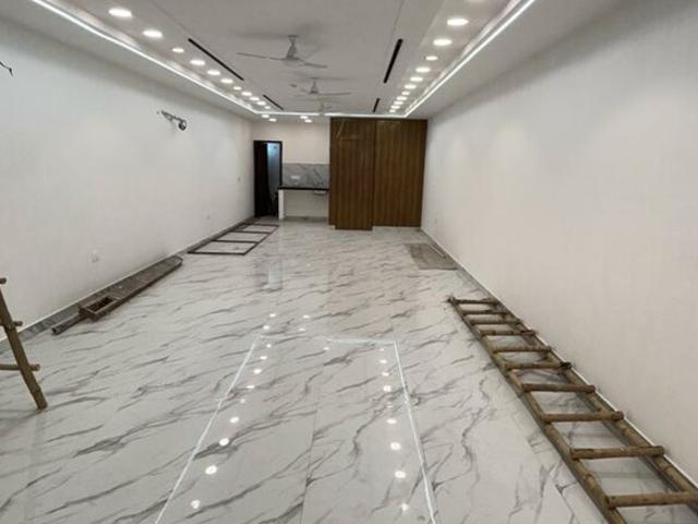 Commercial for rent in Deri
