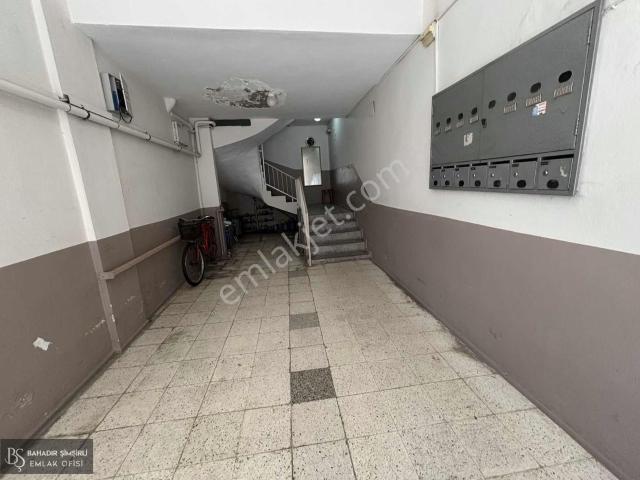 Akhisar, Manisa içerisinde satılık mülk