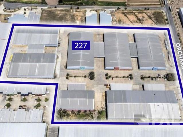 Warehouse for rent in Toombul, Queensland