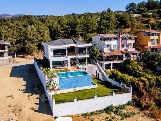 Kuşadasi, Aydin içerisinde satılık Villa