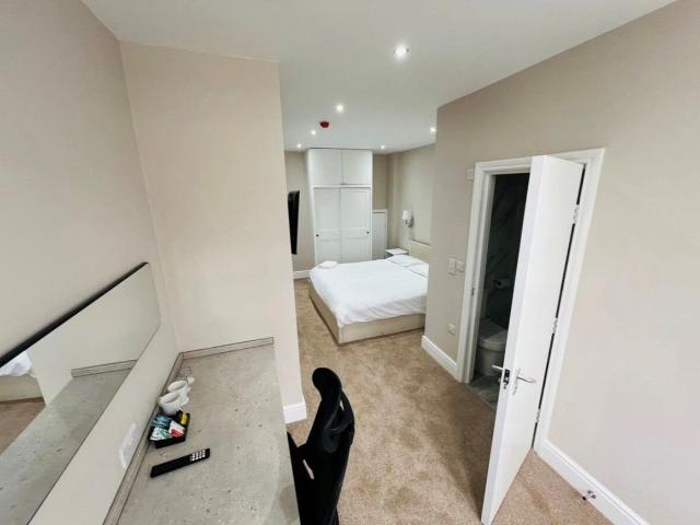 Studio for rent in Baswich, Staffordshire