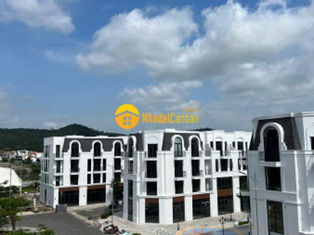 Nhà mặt phố bán