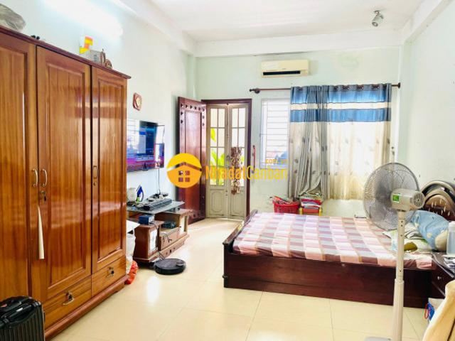 Nhà mặt phố bán