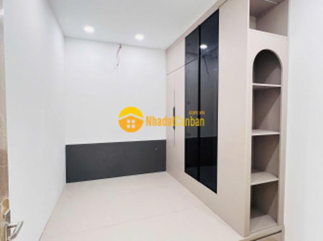 Nhà mặt phố bán