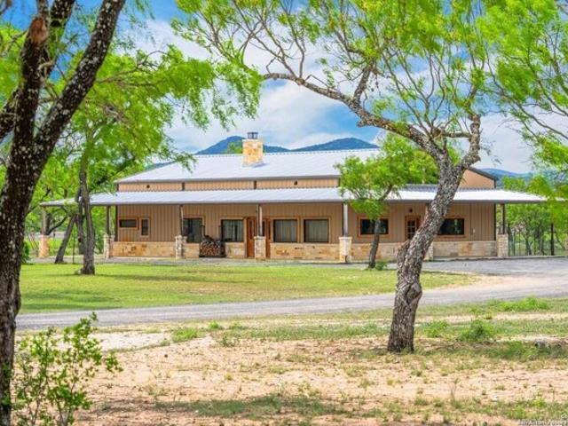 Land for sale in Utopia, Texas