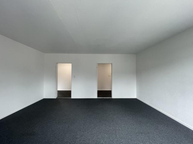 Büro mieten in Einigen, Zürich