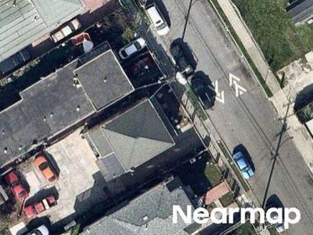 House for sale in Oakland