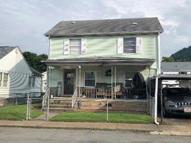 House for sale in Boomer, West Virginia